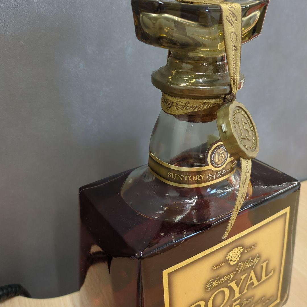 未開封　サントリー　ウイスキー　ロ－ヤル15年（ゴールドラベル）