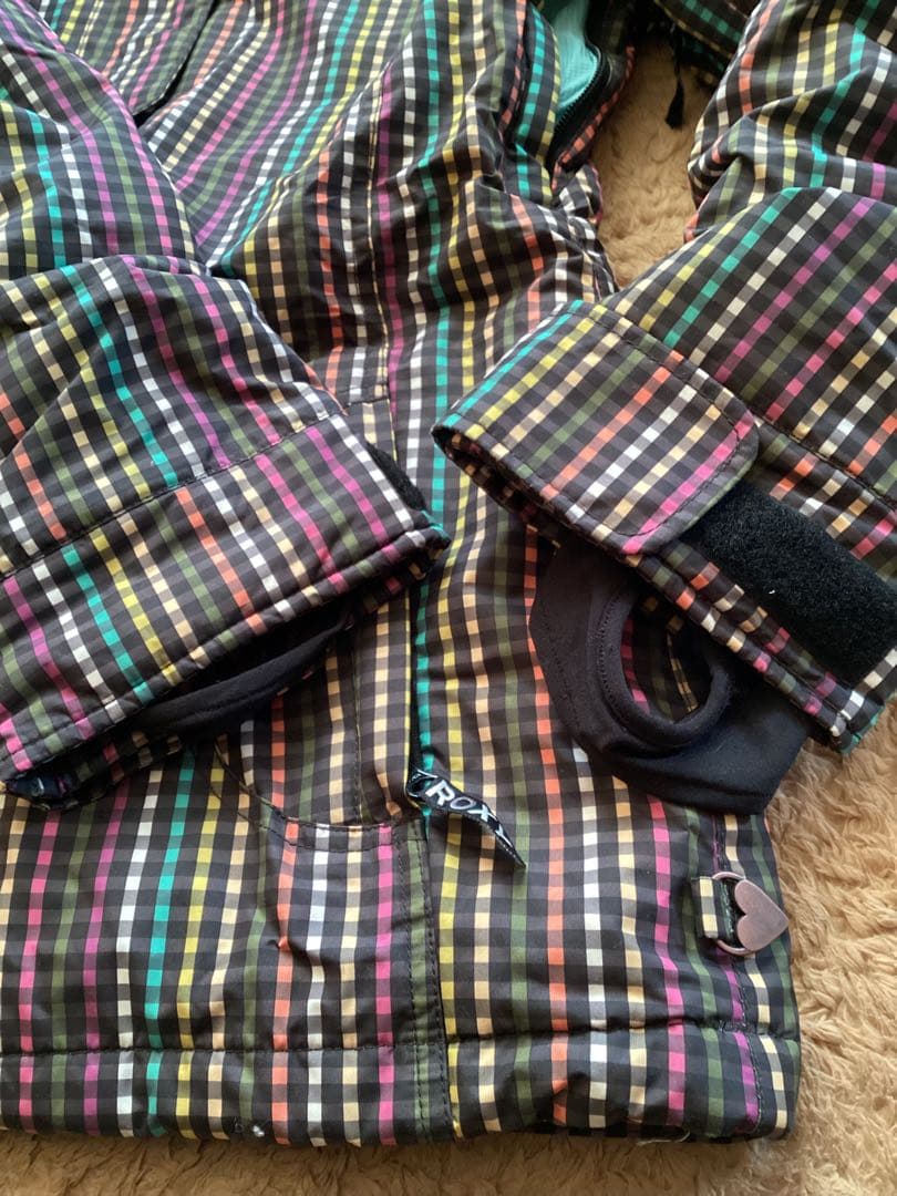 新品　ROXYレディースＳ、150スノボウェアスキーウェア 上下でサイズ違い