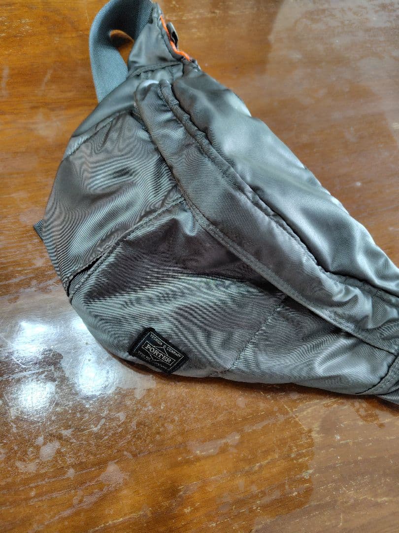 ポーター　ボディバッグ　シルバー