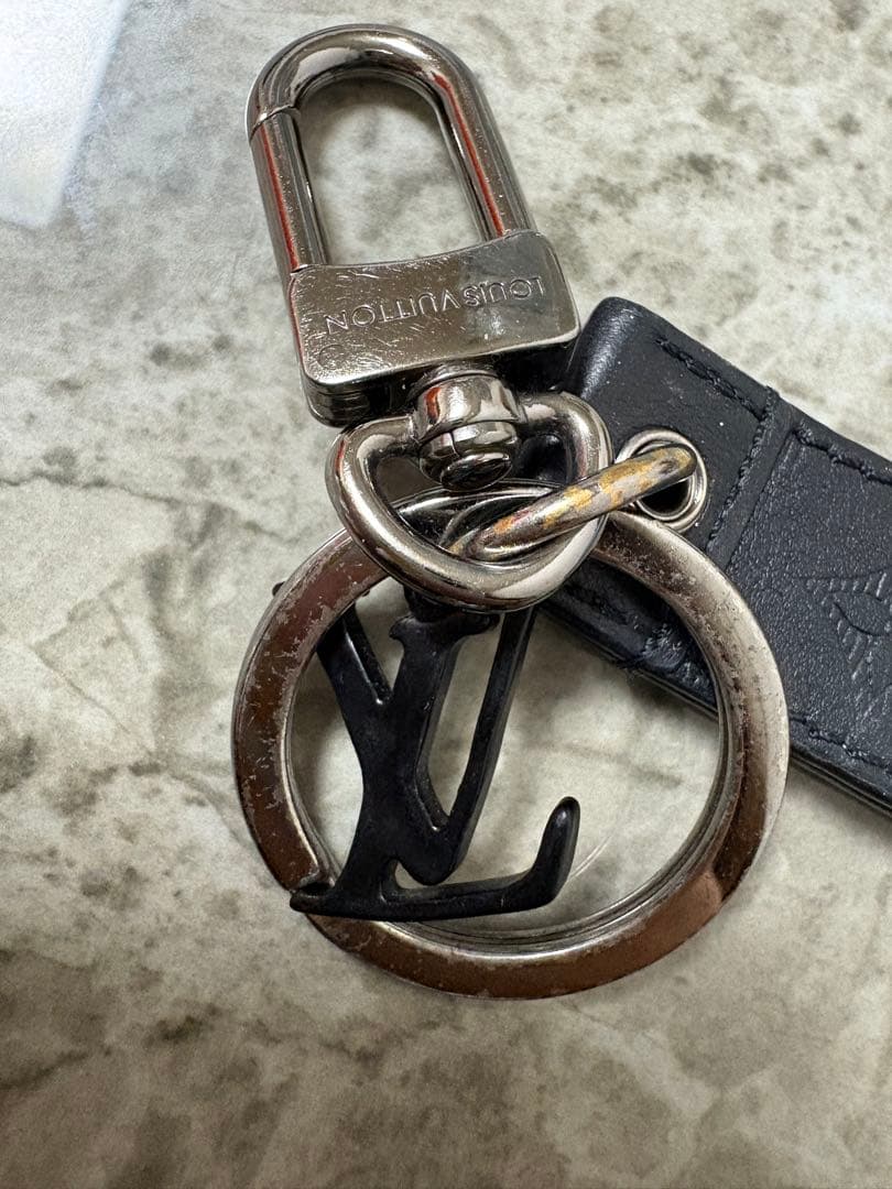 LOUIS VUITTON ブラックレザー キーリング