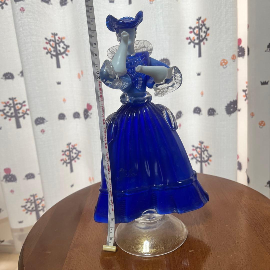 ガラスの置物　貴婦人