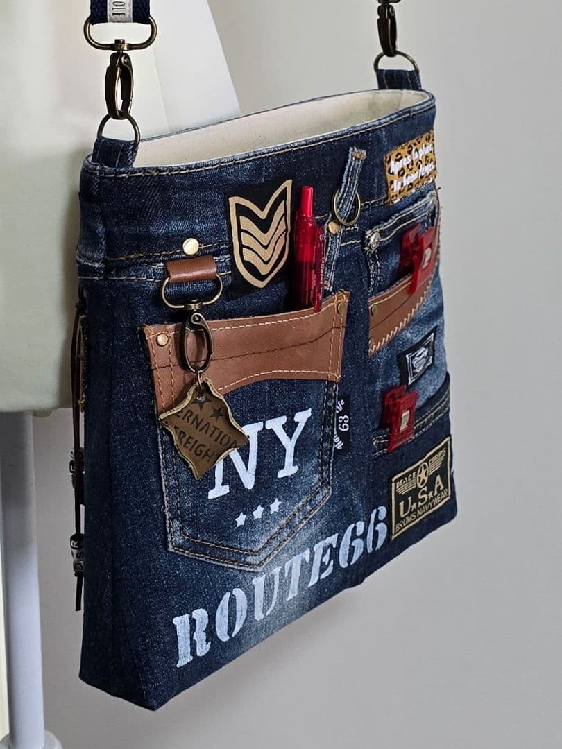 デニムリメイクトートバッグ 大きめ 上部ファスナー ＆サコッシュ 本革使用