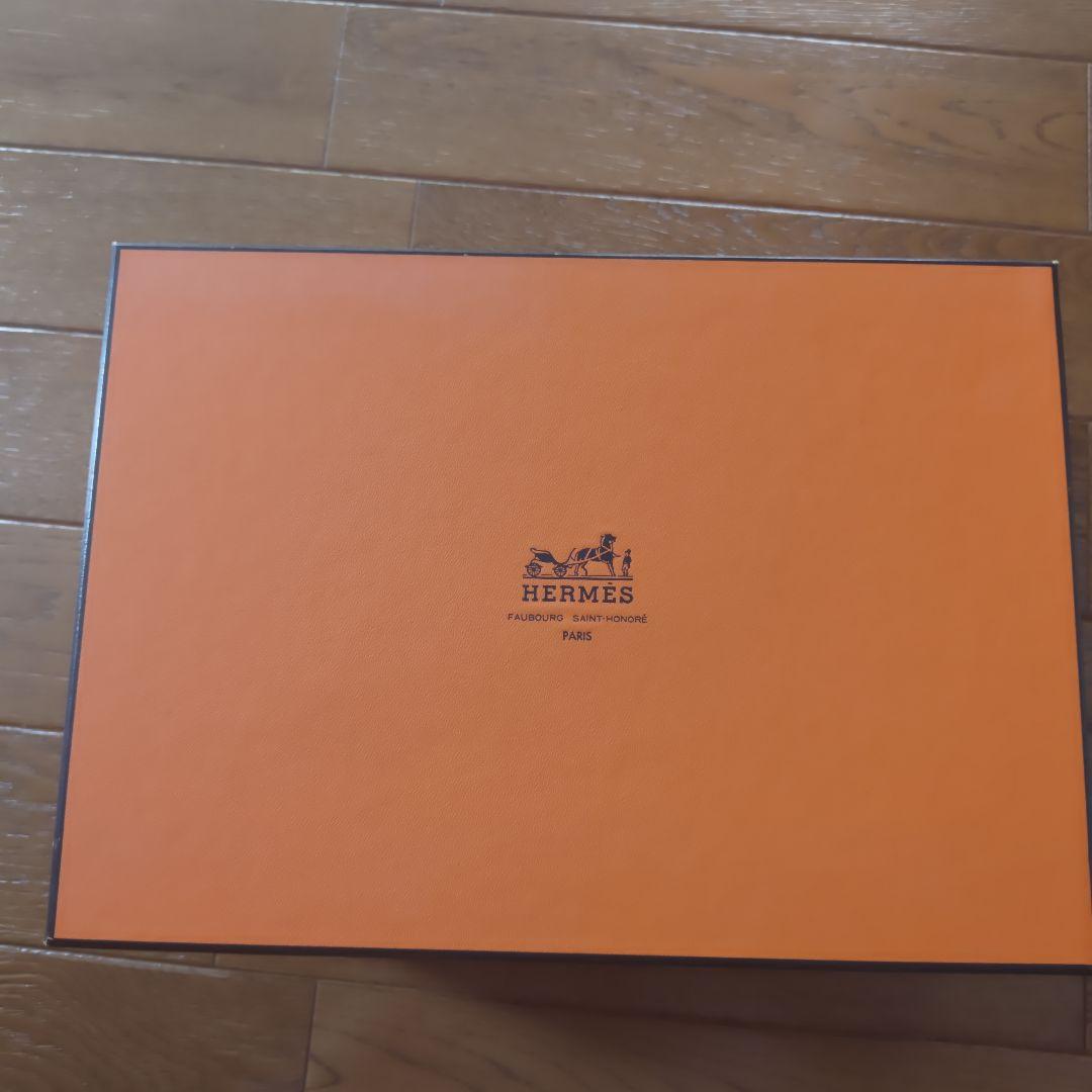 スクエアトゥミュール/HERMES