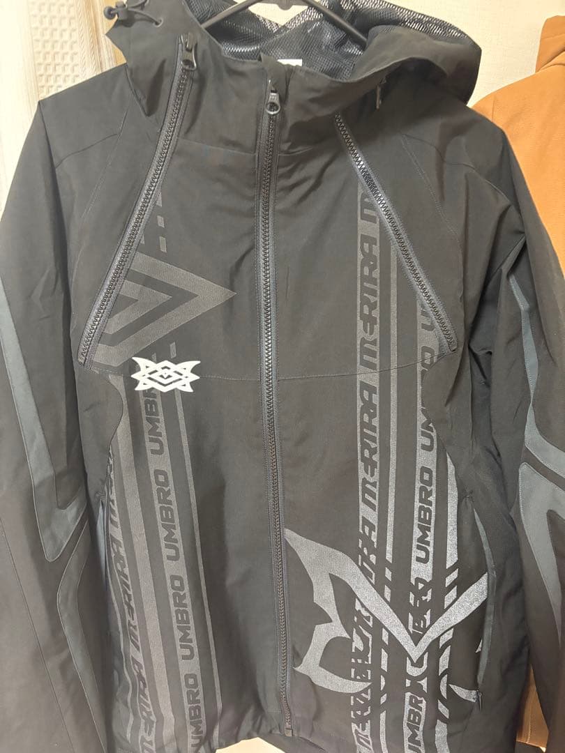 最安値　mertra umbro トラックジャケット xs 短丈