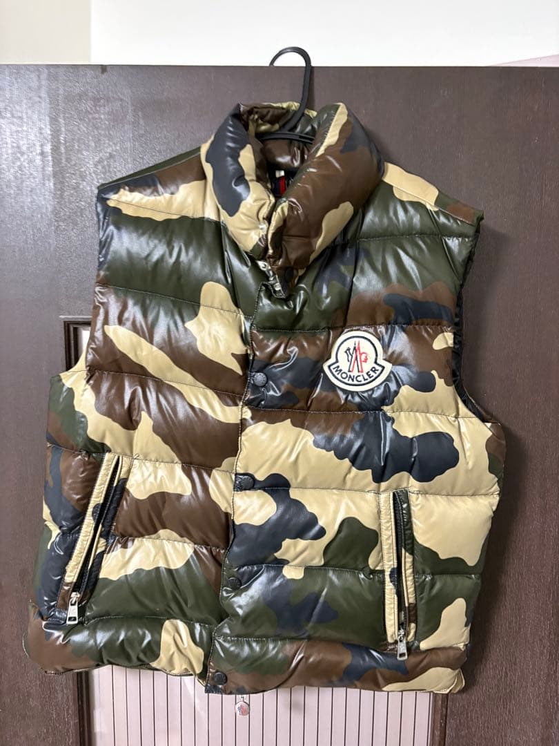 BEAMS　迷彩　MONCLER　TIBET　モンクレールダウンベスト　チベット