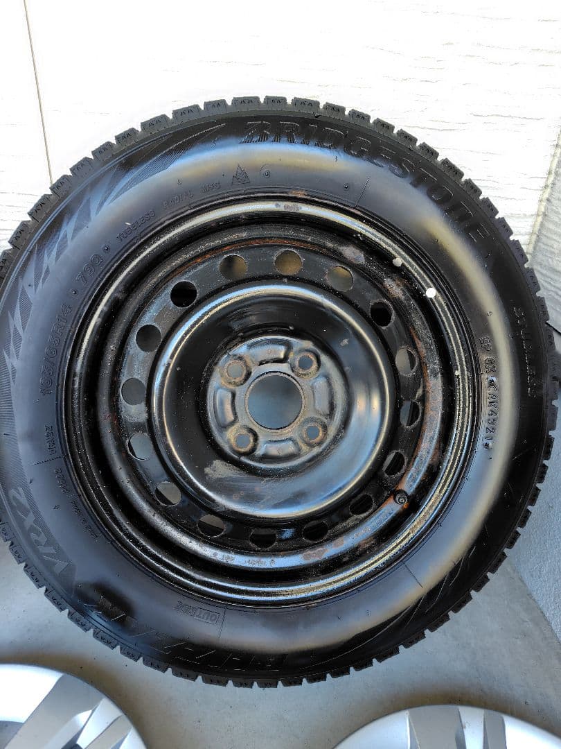 TOYOTA ブリヂストン スタッドレスタイヤセット 165/65R14