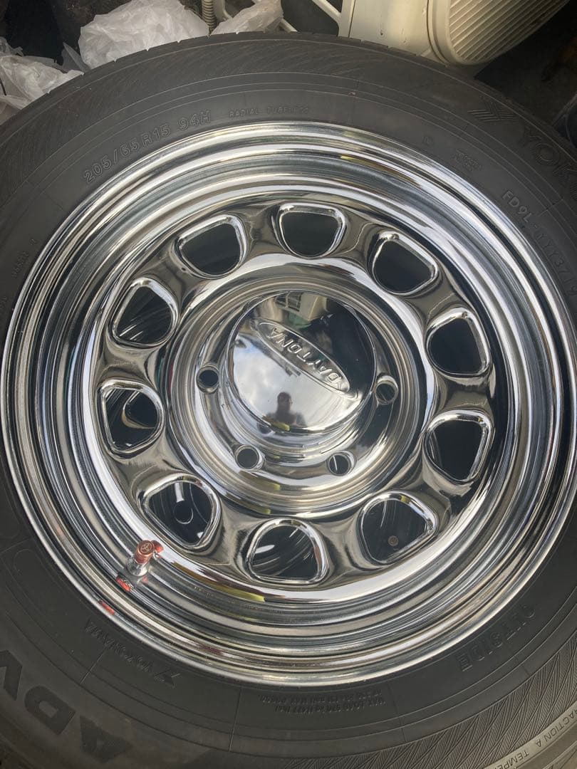 デイトナクローム15インチ　ADVAN dB タイヤ付き　ハイエースなどに