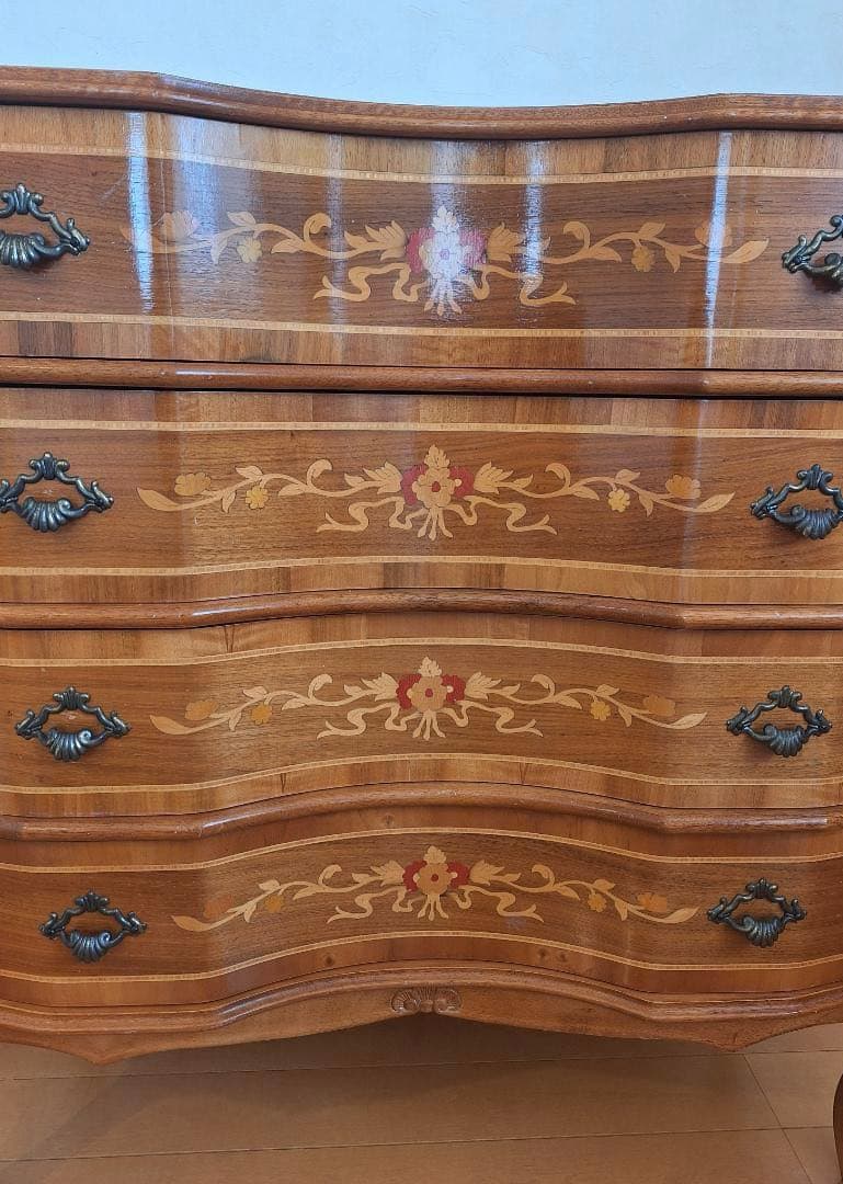 猫脚チェスト 四段タンス　象嵌チェスト　おしゃれインテリア　イタリアン家具