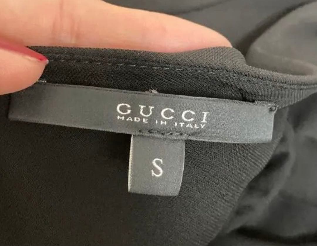 グッチ GUCCI ジャージーワンピ S ブラック パーティー 背中開き　ロゴ釦