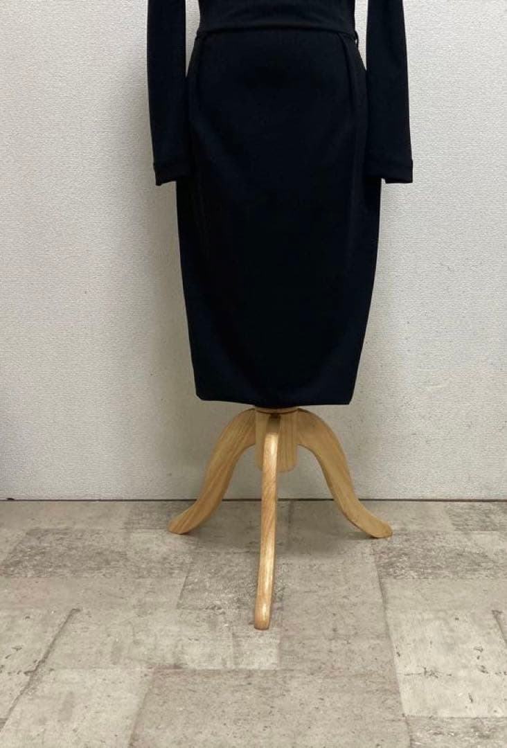 グッチ GUCCI ジャージーワンピ S ブラック パーティー 背中開き　ロゴ釦