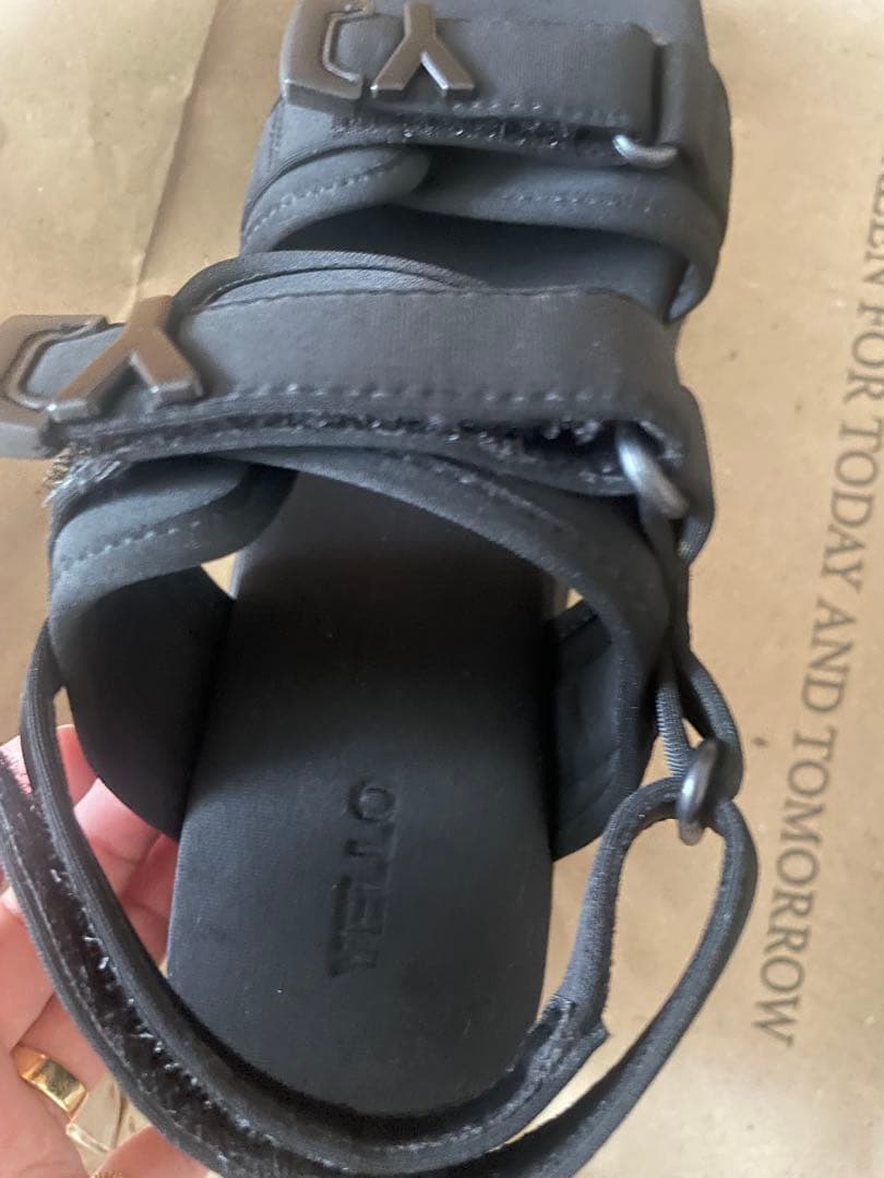 YELLO BLACK SINGLE SNEAKER SANDALS超美品