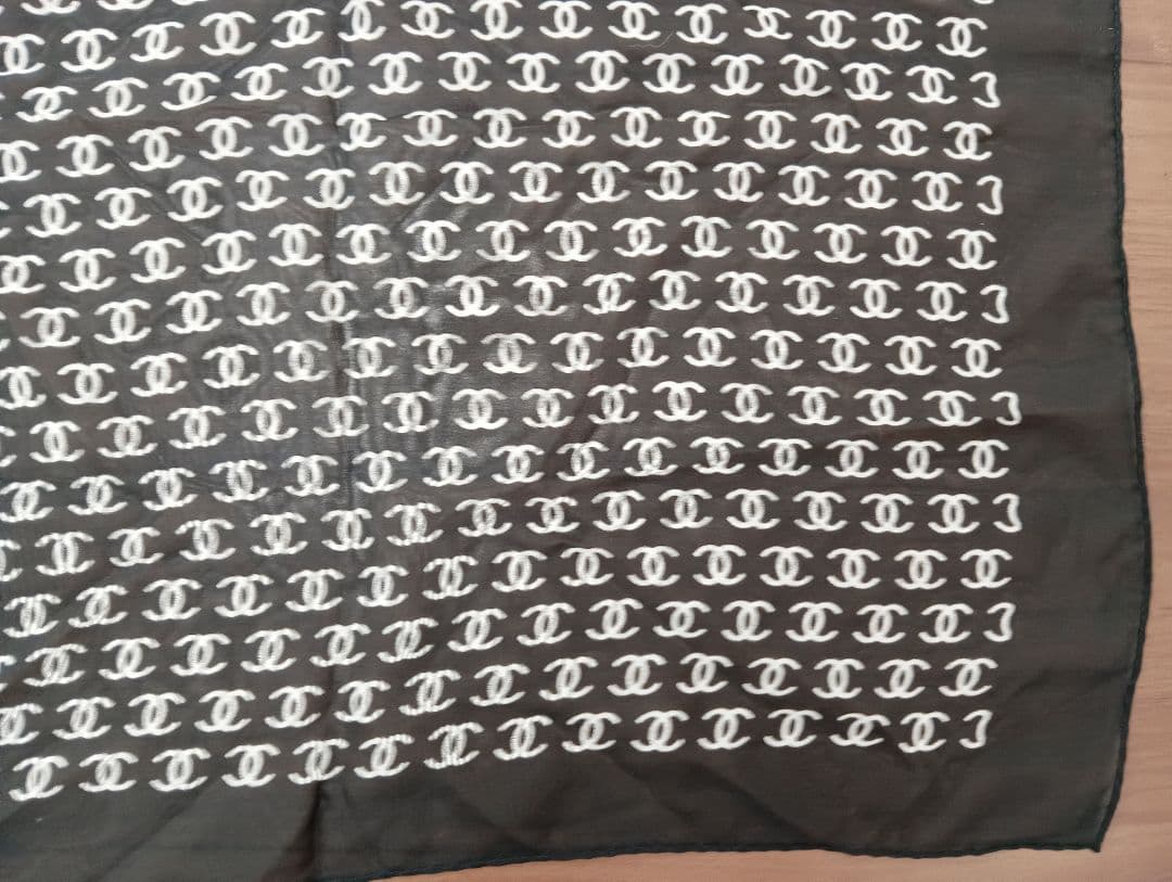 CHANEL ロゴパターン ハンカチ　ストール　タグ取れ　小物