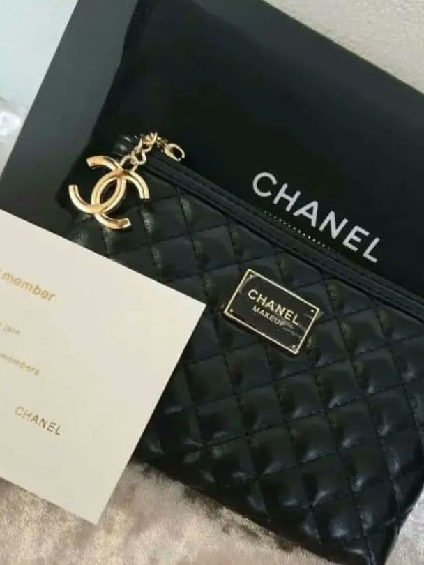 希少 新品 CHANEL ノベルティ ポーチ キルティング保存袋、箱付き