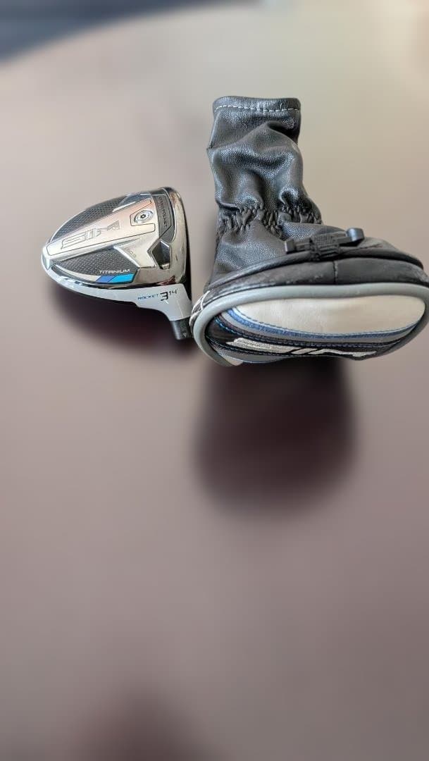 希少品TaylorMade SIM 3W ロケット ヘッドカバー付き