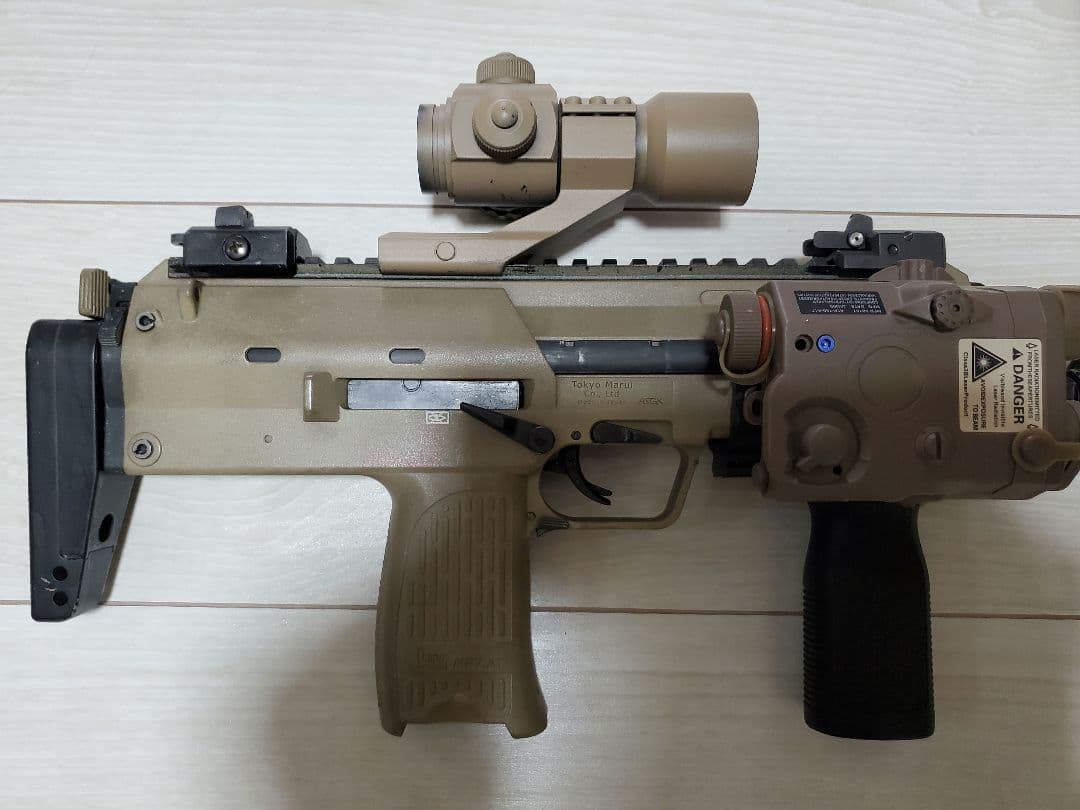 東京マルイ ガスガン MP7A2 サプレッサー等 カスタム　スペアマガジン付