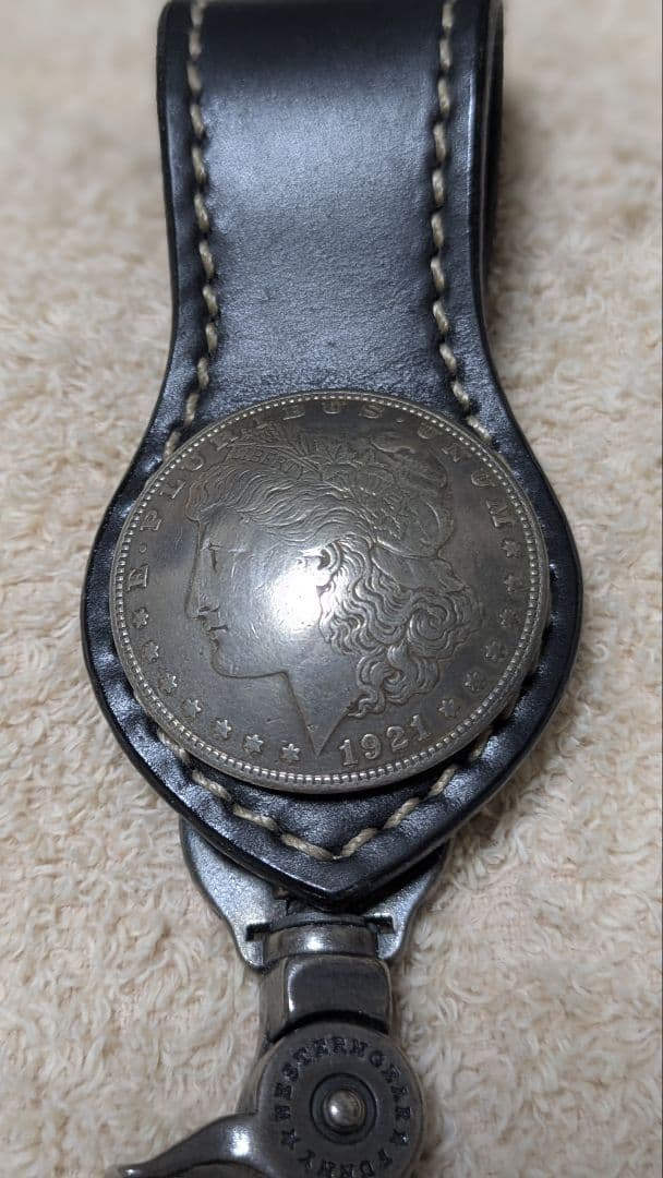 田吾作FUNNY　コンチョ付き本革キーホルダー