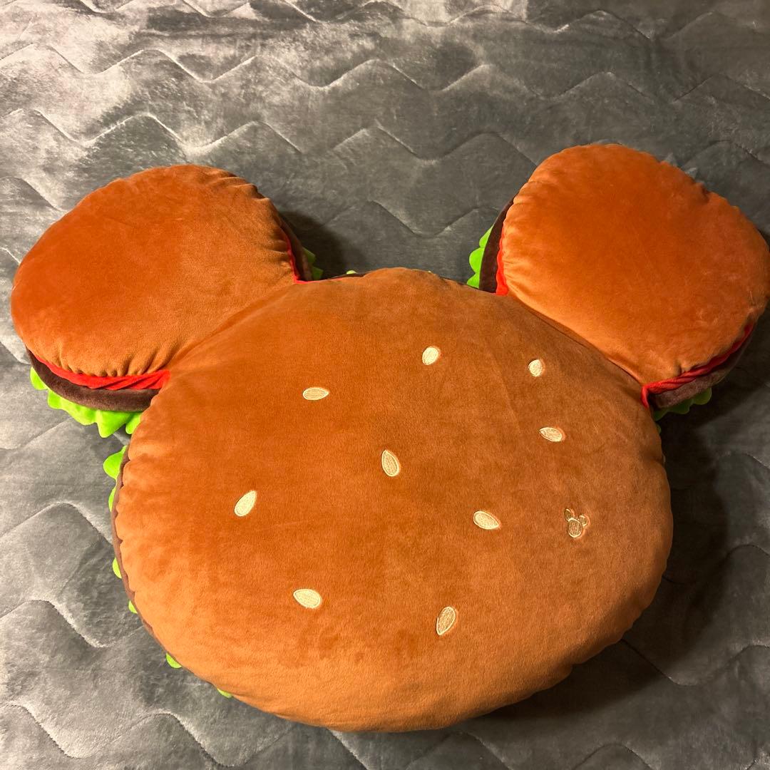 ミッキー型ハンバーガー型ディズニークッション2個セット