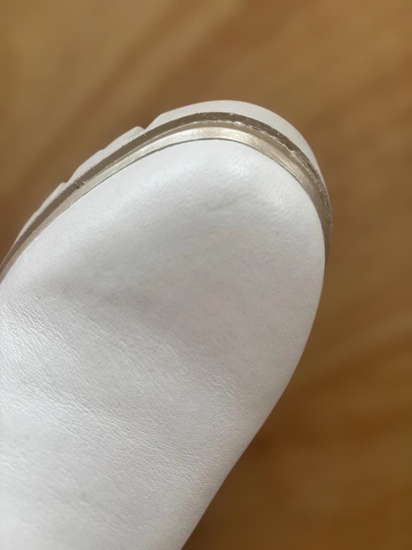 bussola 本革ホワイトブーツ ゴールドアクセント24.5