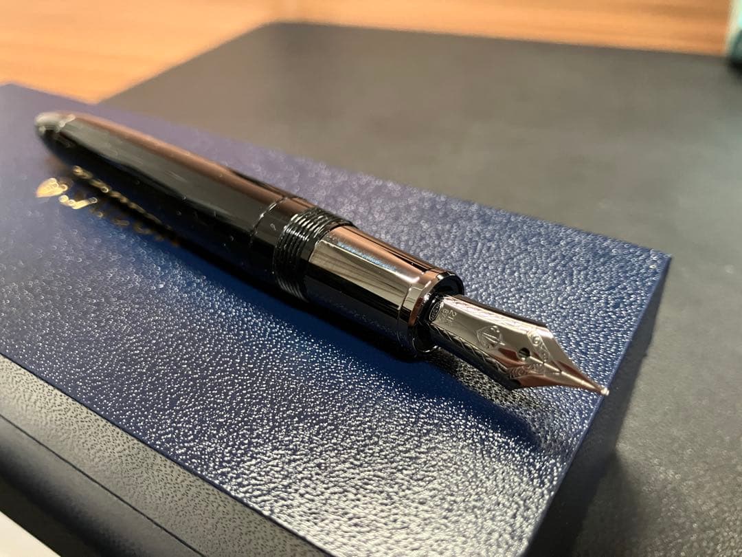 セーラー万年筆 プロフィット ブラックラスターM中字　LAMY2000