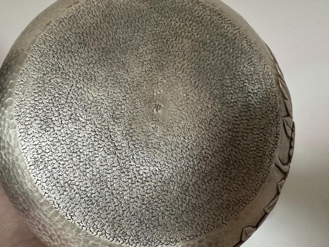 純銀製 牡丹彫り 槌目 菊摘 湯沸 銀瓶 煎茶道具