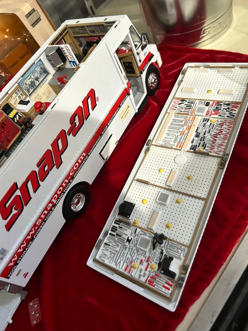Snap-on ミニカー 工具セット付き　希少モデル