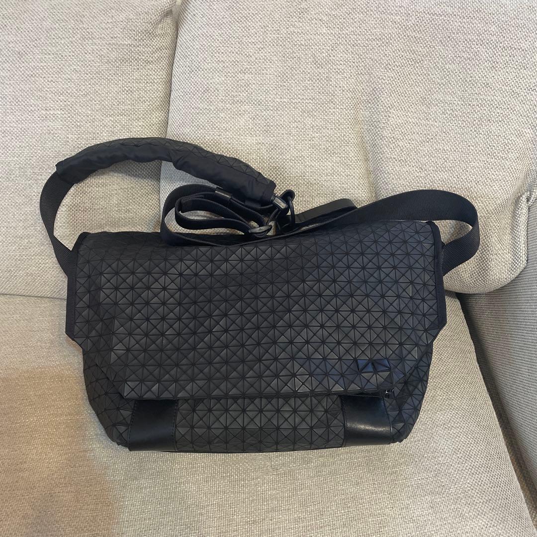 BAO BAO ISSEY MIYAKE バオバオ メッセンジャーバッグブラック