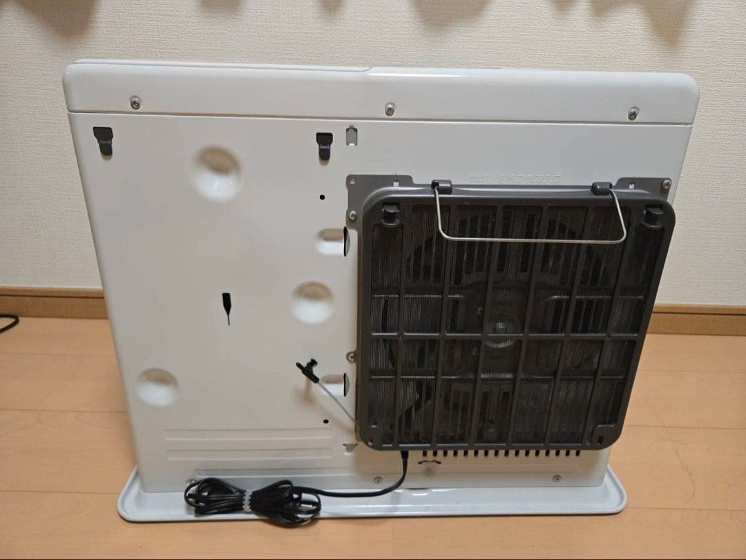 ダイニチ FW-72DX4石油ファンヒーターホワイト　2018年製