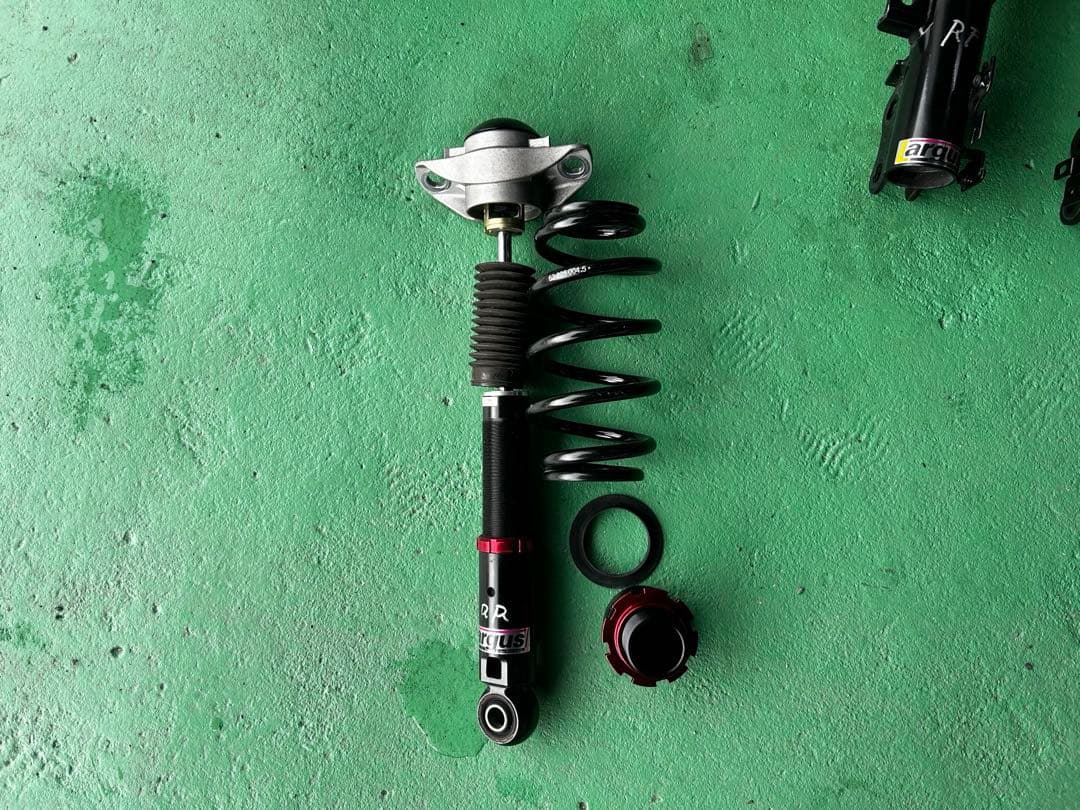 カローラスポーツ　zwe211h 車高調　ラルグス