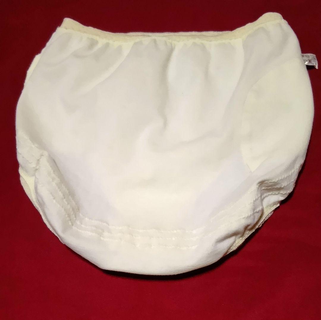 ellesse　クリーム色 Lサイズのフリル付き アンダースコート