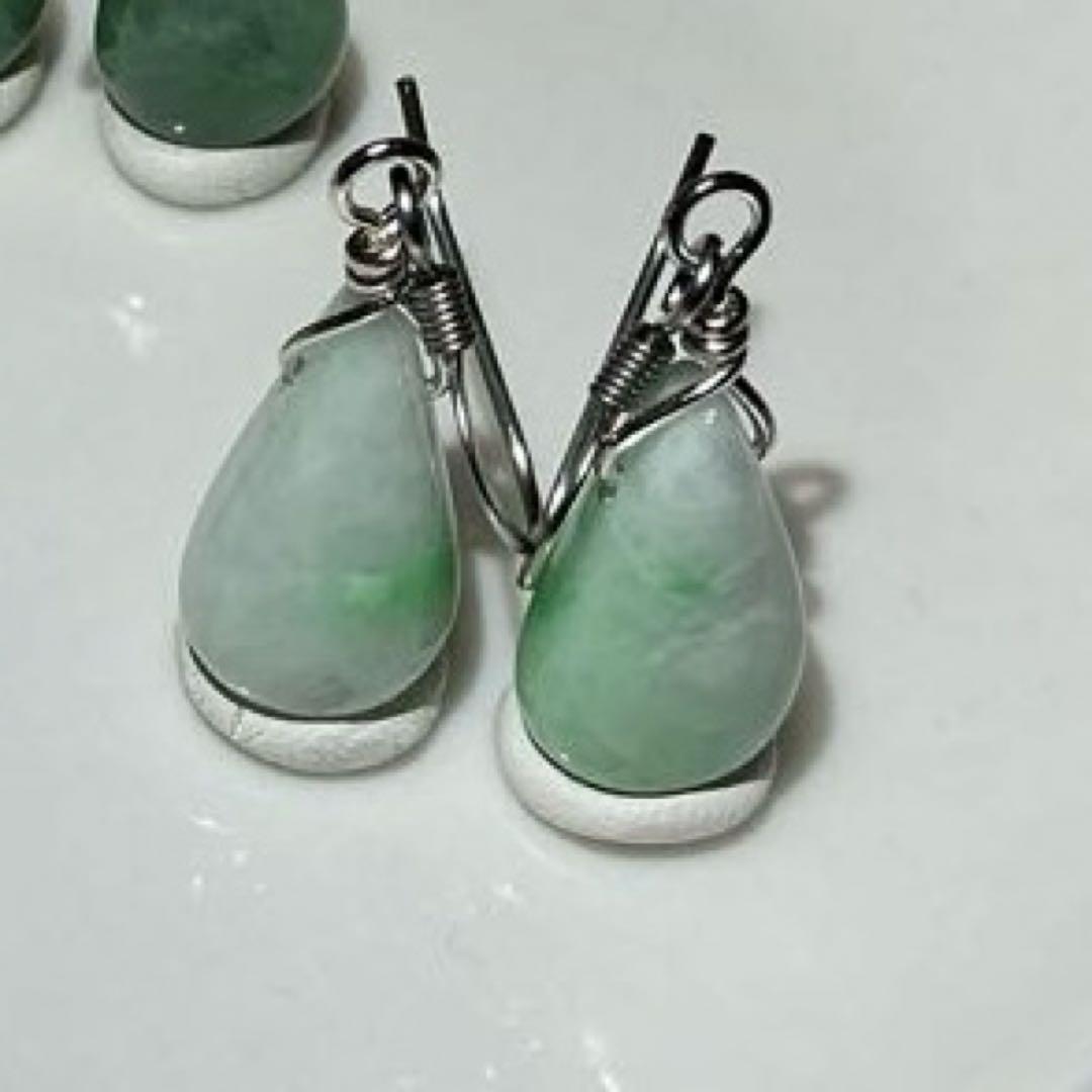【専用】ティアドロップピアス　小滝産翡翠　翠と白のグラデーション
