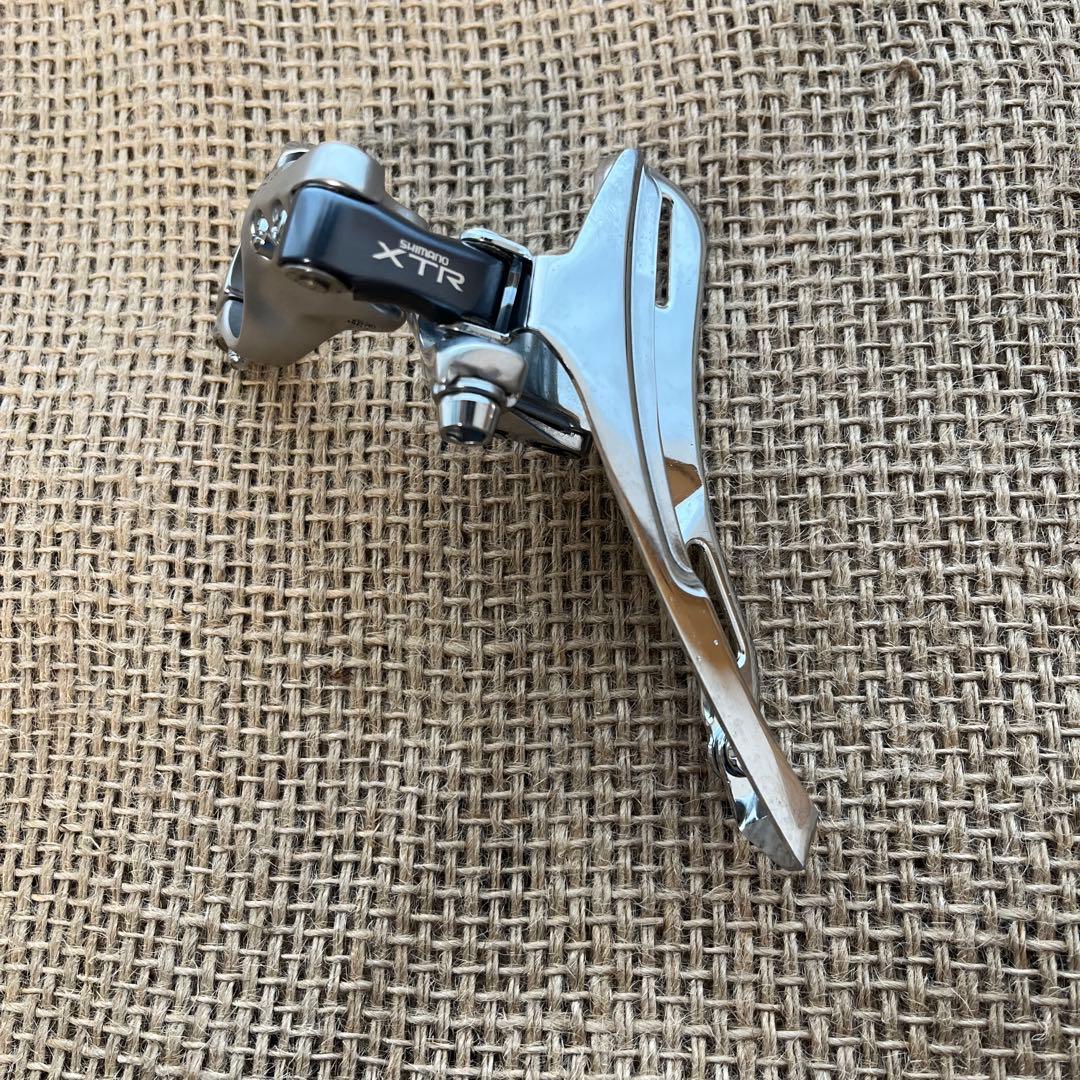 シマノ　XTR フロントディレーラー　FD-M901