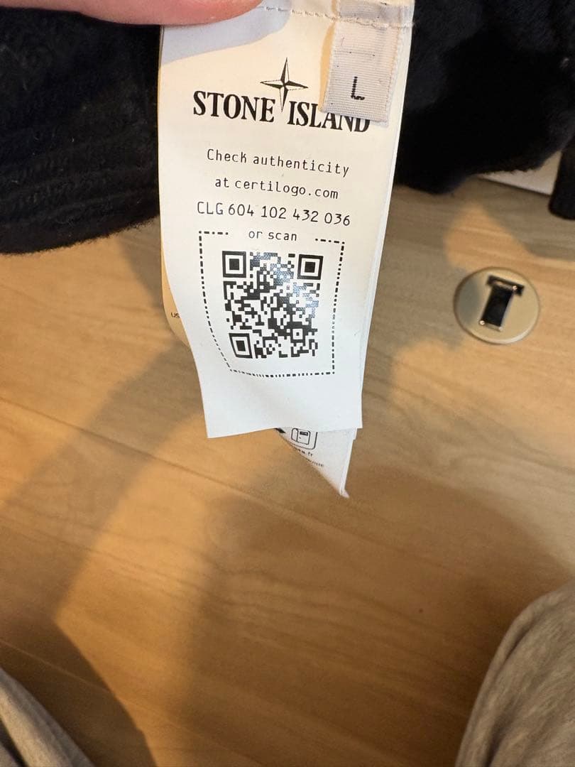 STONE  ブラック クルーネックセーター