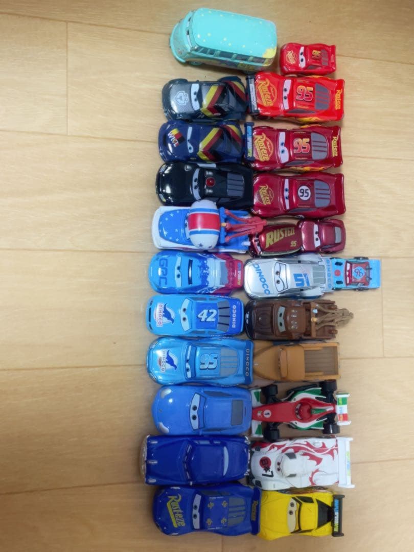 み*る様 カーズトミカとカーズ ミニカー24台セット