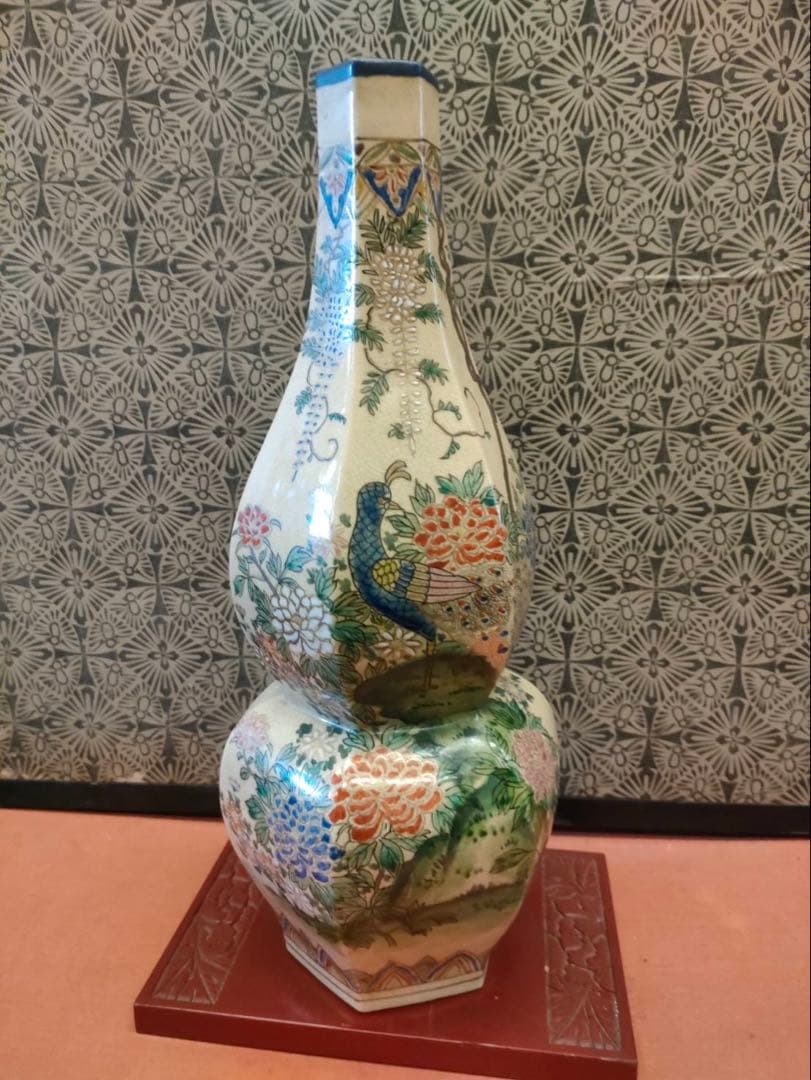 薩摩焼 沈壽官作 大花入 花に孔雀の図