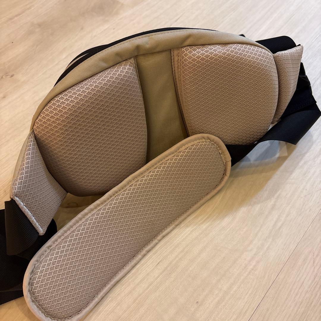 Hugoo ベージュ ヒップシート