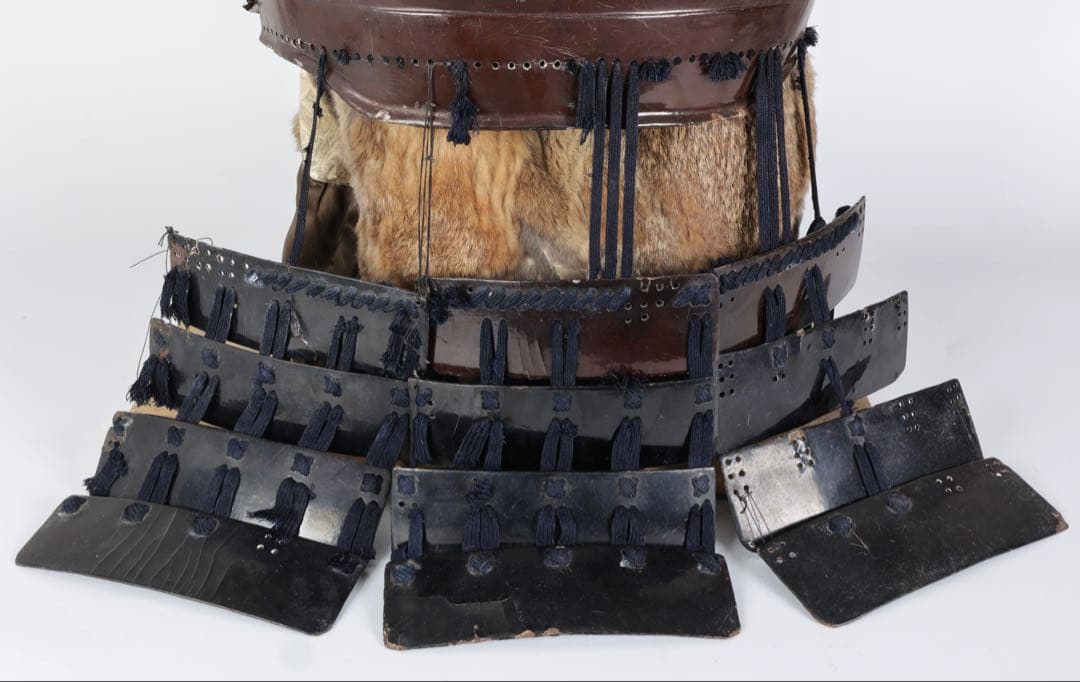 【江戸期】漆塗横剥二枚胴 毛皮羽織 草摺甲冑 鎧 武士具 時代武具 古美術 骨董