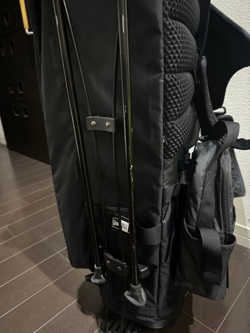 NEWERA スタンド式キャディバッグ ブラック・カモフラージュ