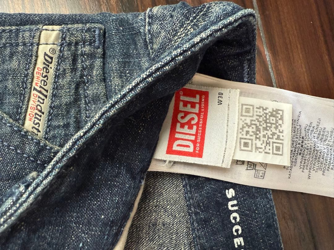 DIESEL リラックスジーンズ ダークブルー