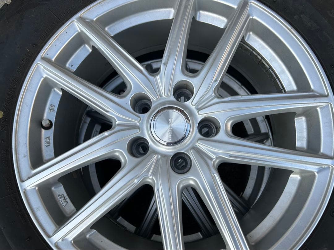 ブリヂストンスタッドレスタイヤ・ホイール4本セット　225-65r17