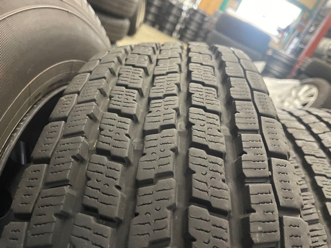 ハイエース　バリ山　ヨコハマ　スタッドレスセット　195/80Ｒ15