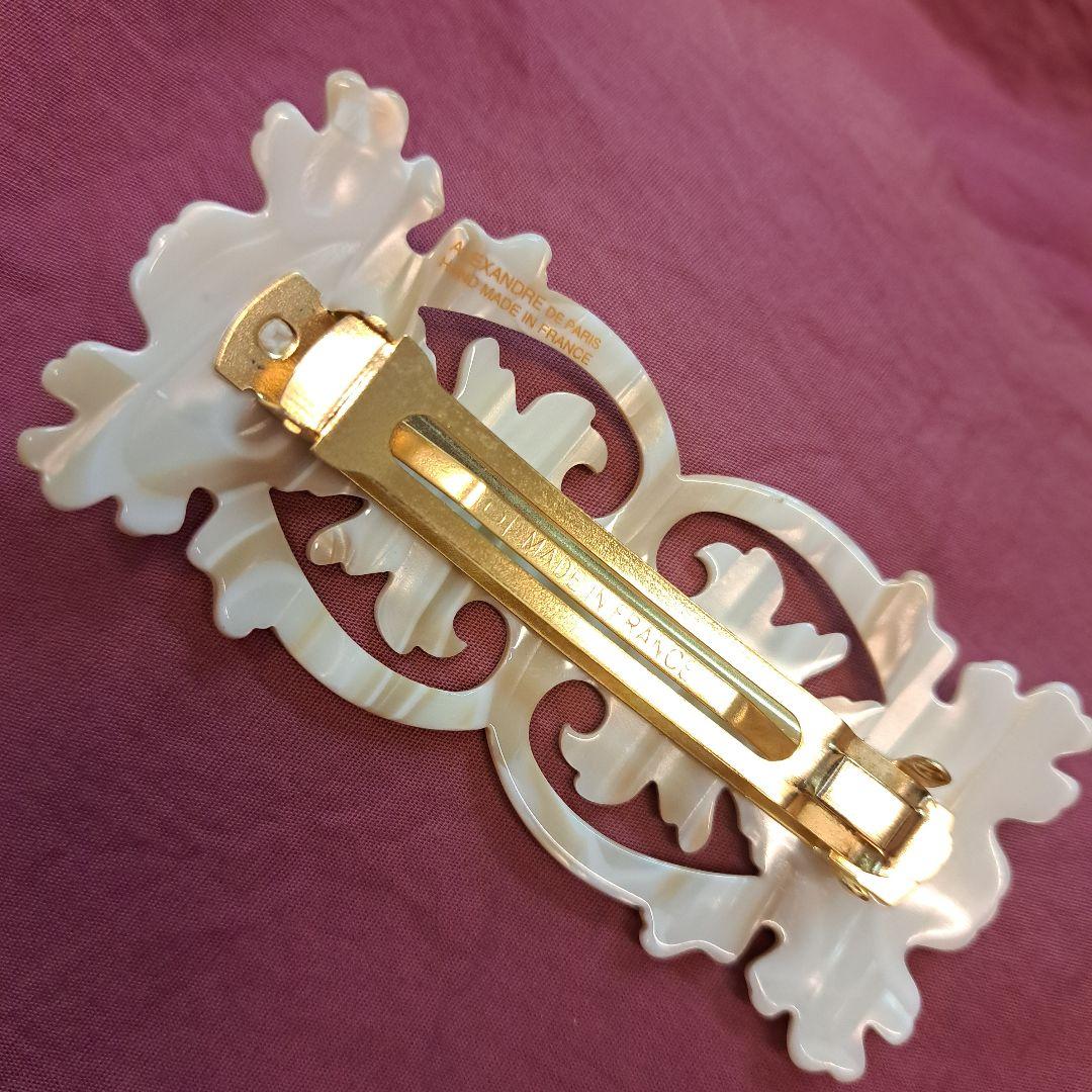 アレクサンドルドウパリス ヘアクリップシェルパールのような輝き