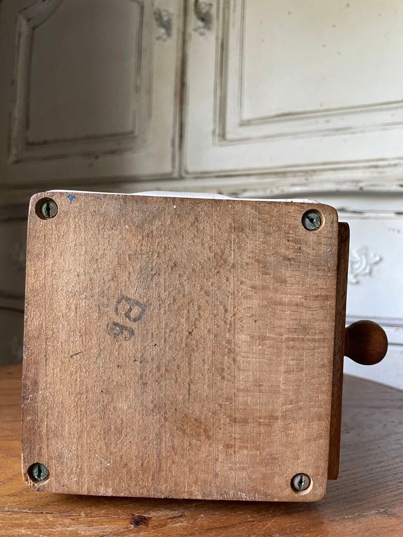 フランス　アンティーク　プジョー　コーヒーミル　アイボリー　グラインダー　メタル