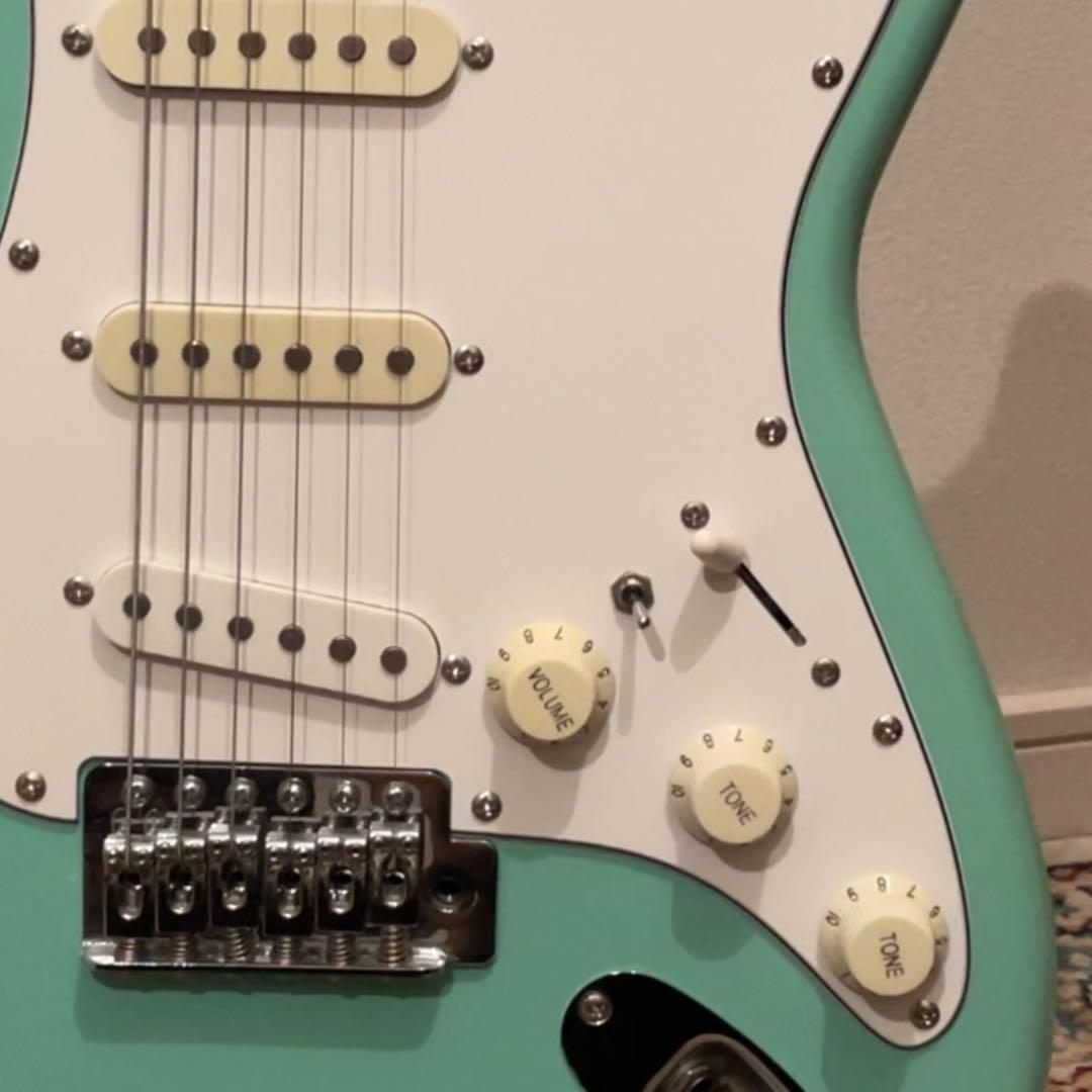 【カスタム済み】PLAYTECH ストラトタイプ(レインボートーン装備)