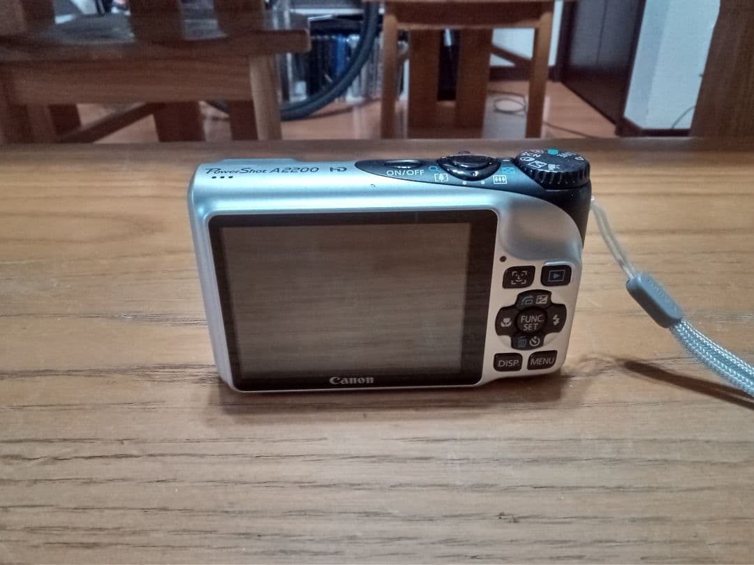 【動作確認済・美品】Canon PowerShot A2200 シルバー 箱付き