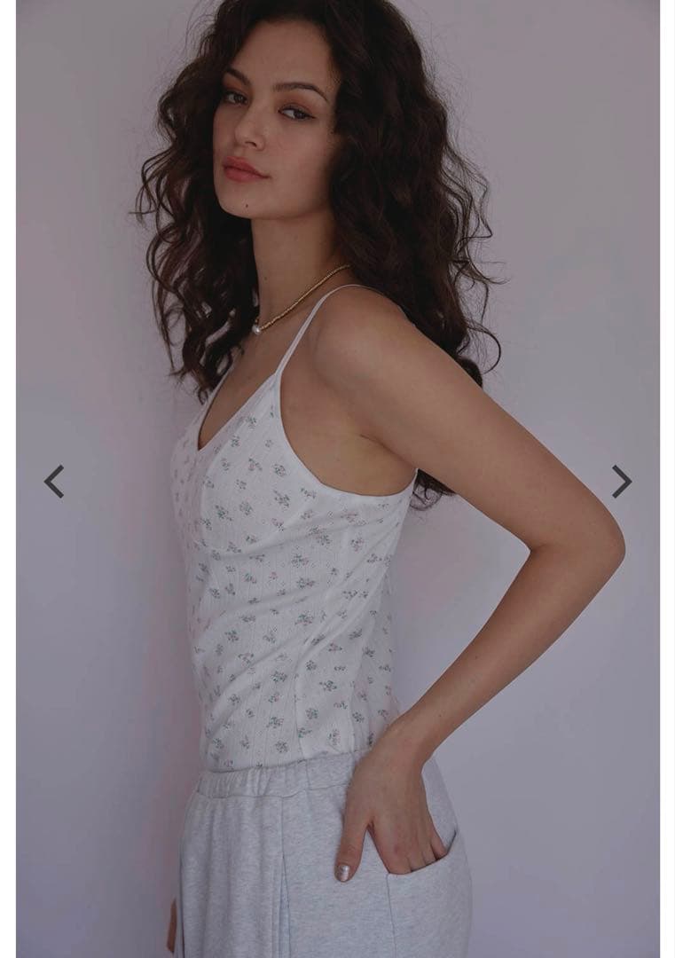 【新品未使用 タグ付き】ALEXIASTAM 花柄ロンパース 即完売品‼️レア‼️