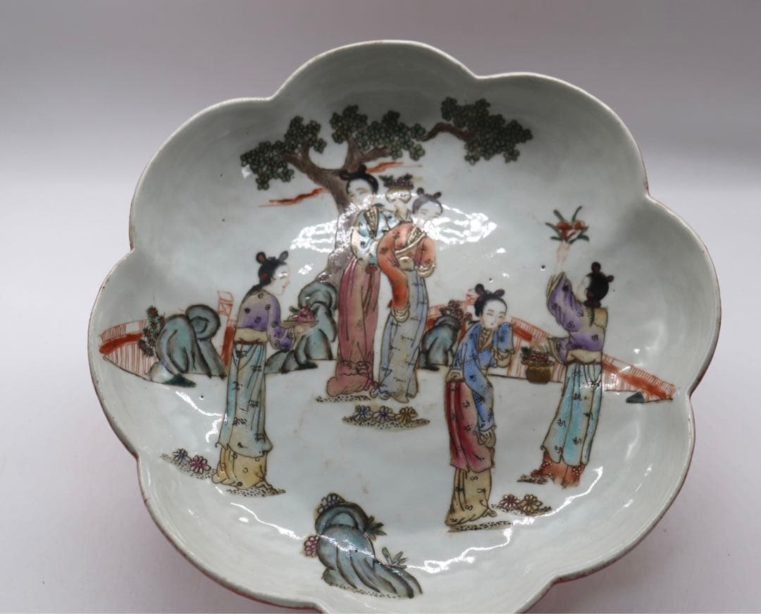 ※中国　大清康熙年製銘　美人紋高足花口皿　送料込み0814