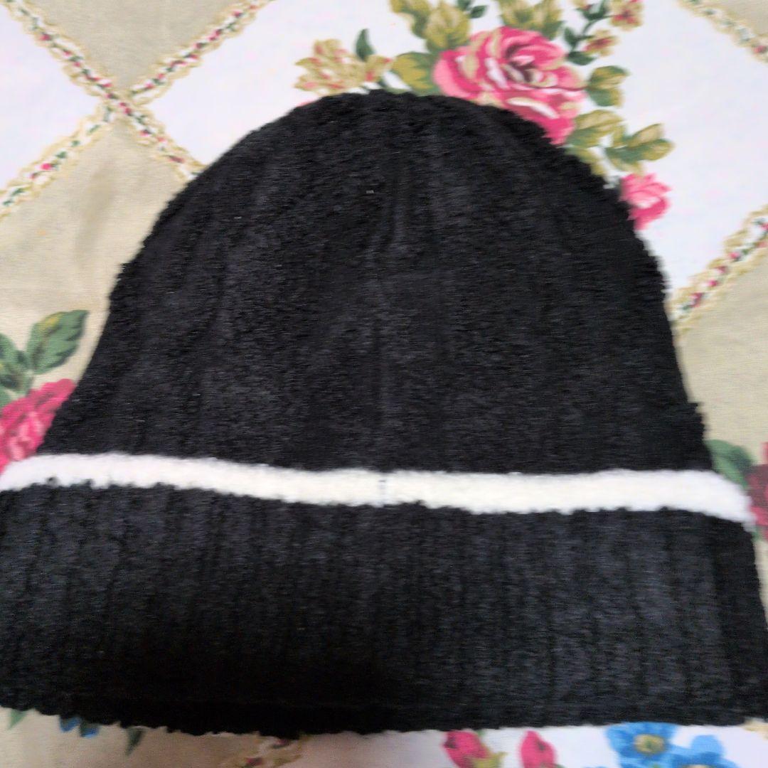 CHANEL ロゴ入りニット帽 黒ノベルティ