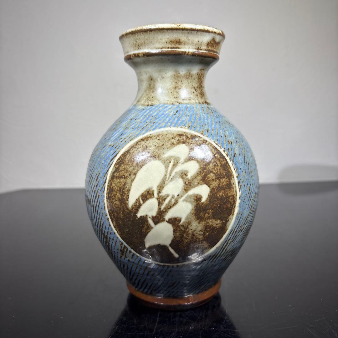 真作　人間国宝　島岡達三　地釉象嵌草花文壷