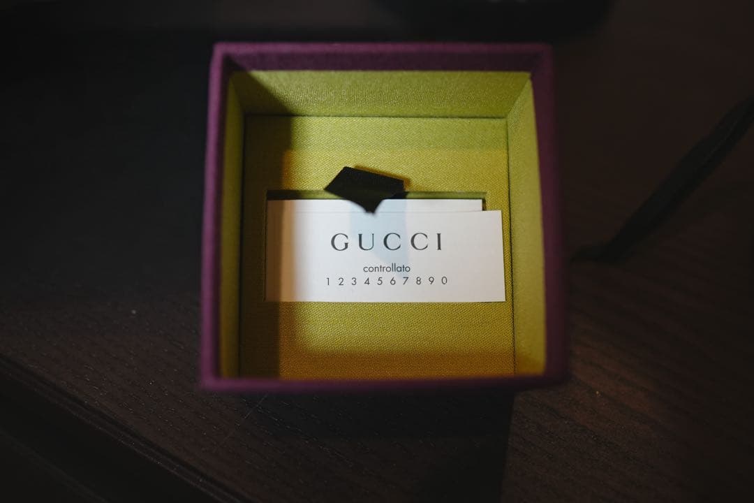 Gucci シングル　ピアス