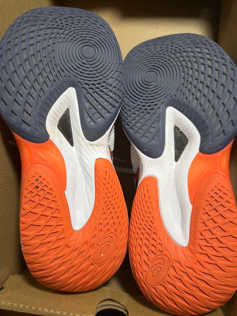 メタライズ2オレンジ＆ホワイト28.0cm